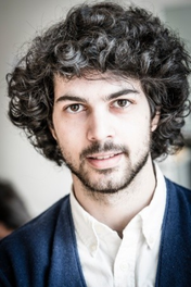 Ezra Benus headshot